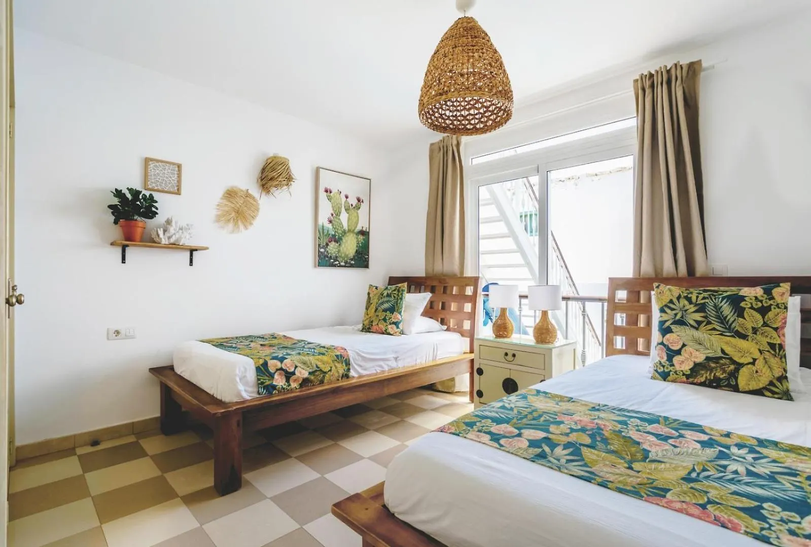 Holiday home The Beach House - Central Location - Private Plunge Pool - Roof Terrace - 100M To Beach Costa Teguise