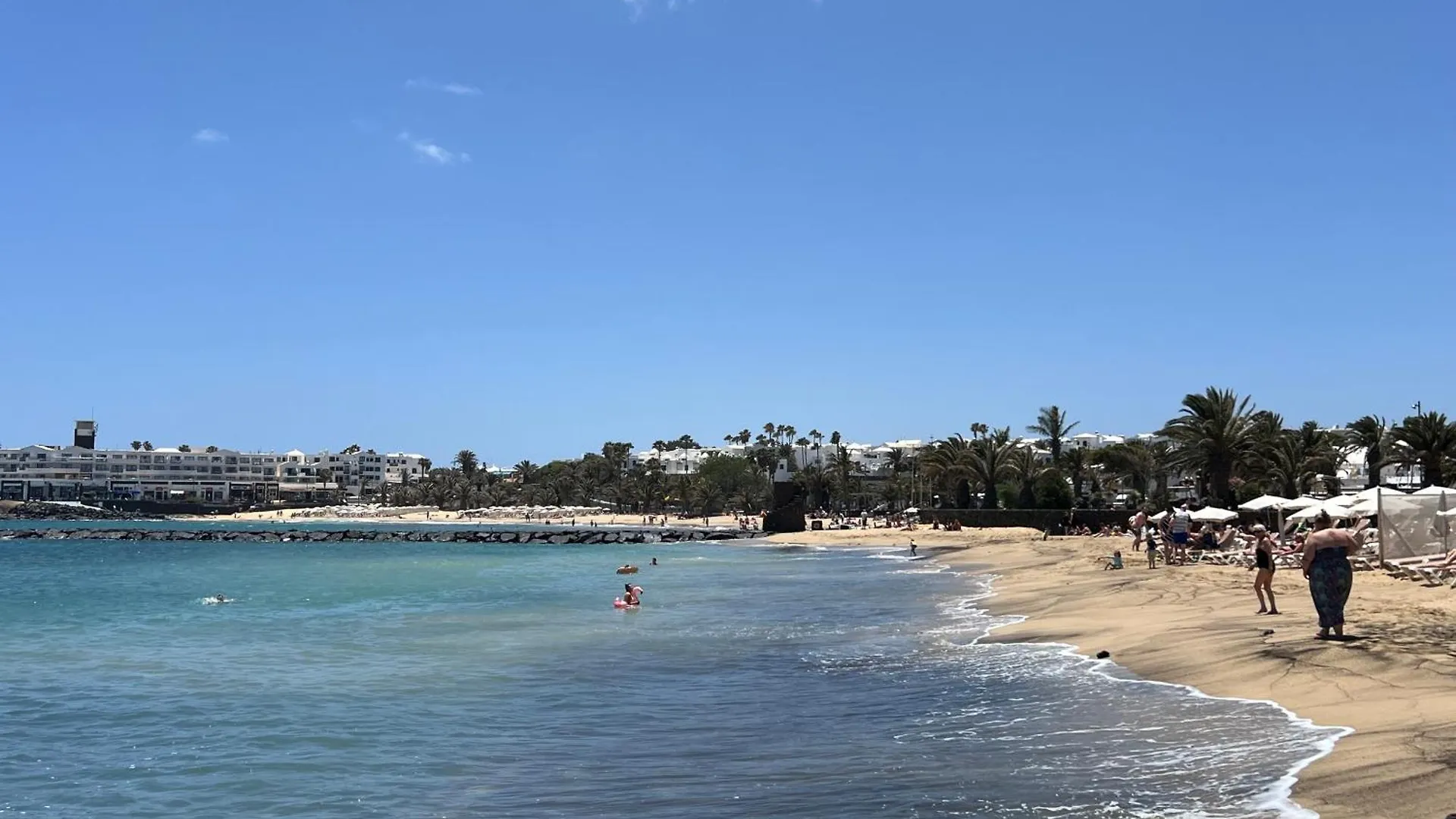 Holiday home The Beach House - Central Location - Private Plunge Pool - Roof Terrace - 100M To Beach Costa Teguise